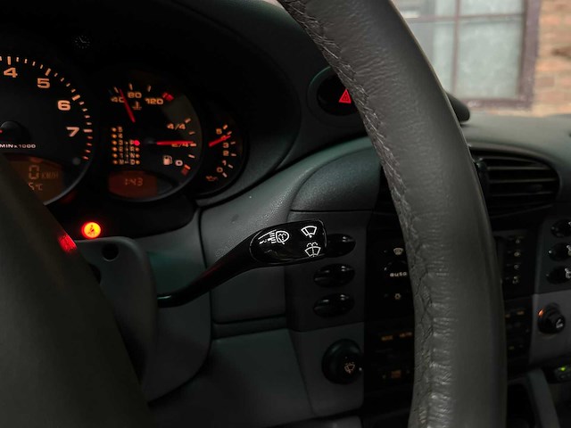 Porsche 911 carrera 3.4 996 300pk 1999 youngtimer (69.000 km) - afbeelding 15 van  35