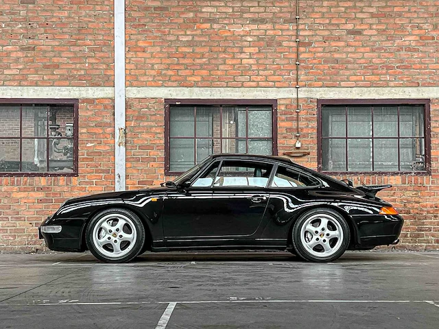 Porsche 911 carrera 4 993 coupe (manual) 272pk 1995 youngtimer - afbeelding 13 van  44