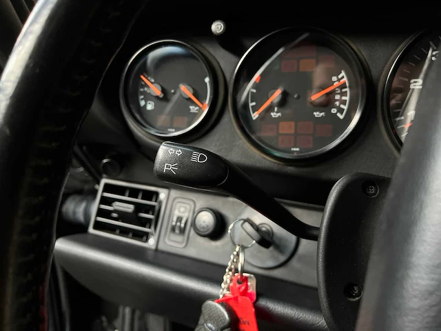 Porsche 911 carrera 4 993 coupe (manual) 272pk 1995 youngtimer - afbeelding 19 van  44