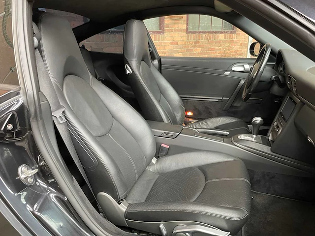 Porsche 911 carrera 4 997 coupé 3.6 325pk 2007 youngtimer - afbeelding 38 van  41