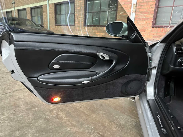 Porsche 911 carrera 4s 3.6 996 320pk 2002 youngtimer - afbeelding 26 van  42