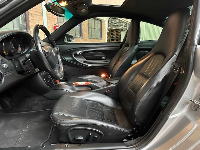 Porsche 911 carrera 4s 3.6 996 320pk 2002 youngtimer - afbeelding 29 van  42