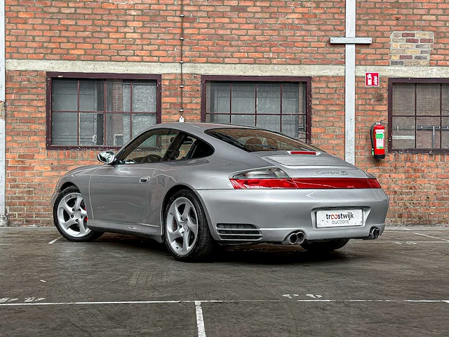 Porsche 911 carrera 4s 996 (handgeschakeld) 320pk 2004 youngtimer - afbeelding 14 van  36