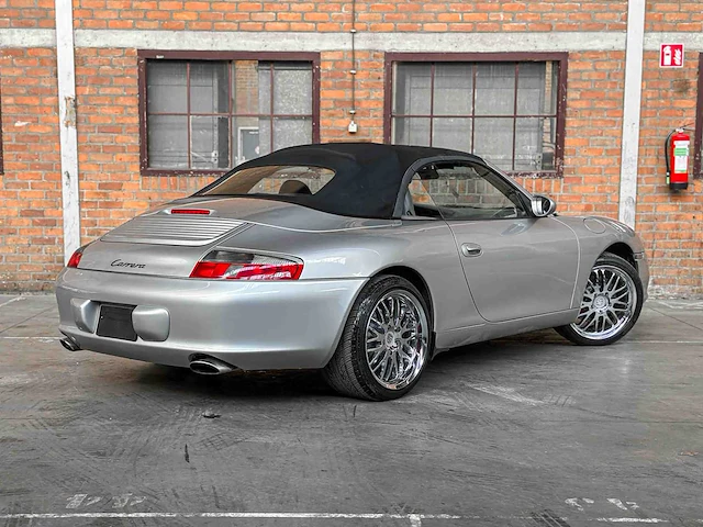Porsche 911 carrera cabriolet 3.6 996 320pk 2003 youngtimer - afbeelding 10 van  40