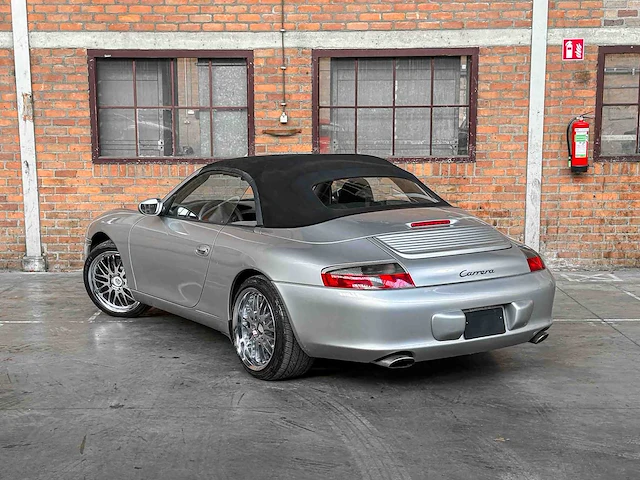 Porsche 911 carrera cabriolet 3.6 996 320pk 2003 youngtimer - afbeelding 16 van  40
