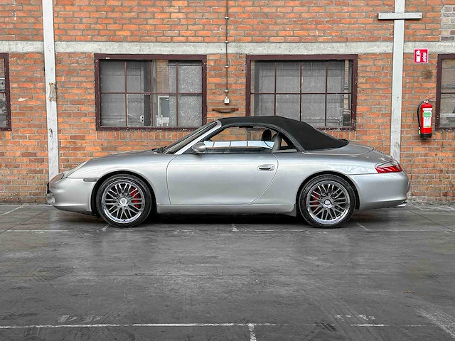 Porsche 911 carrera cabriolet 3.6 996 320pk 2003 youngtimer - afbeelding 17 van  40