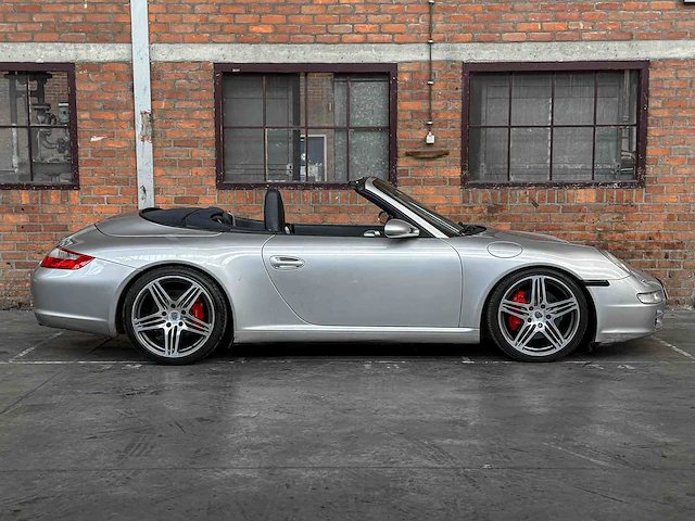 Porsche 911 carrera s cabriolet 3.8 997 (manual) 355pk 2006 youngtimer - afbeelding 11 van  39