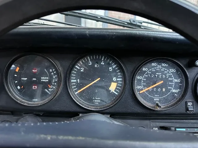 Porsche 911 targa 207pk 1985 -youngtimer- - afbeelding 10 van  27