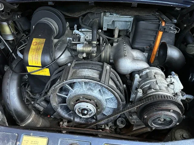 Porsche 911 targa 207pk 1985 -youngtimer- - afbeelding 14 van  27
