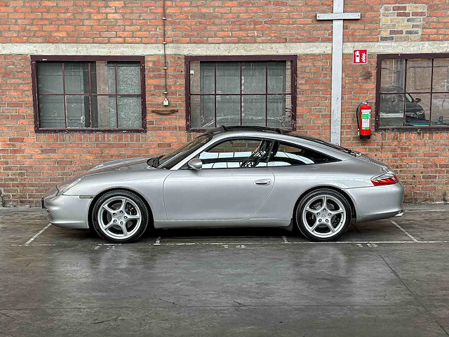Porsche 911 targa 996 3.6 (manual) 320pk 2003 youngtimer - afbeelding 10 van  43