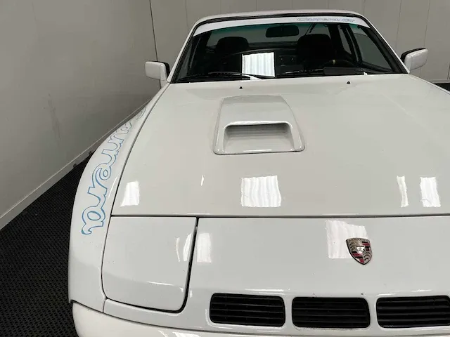 Porsche 924 oldtimer - 1979 - afbeelding 2 van  41
