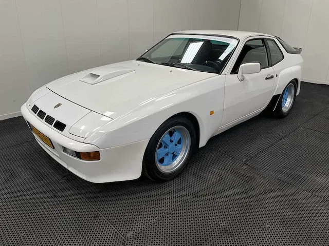 Porsche 924 oldtimer - 1979 - afbeelding 1 van  41