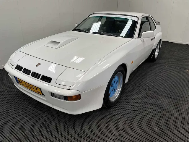 Porsche 924 oldtimer - 1979 - afbeelding 12 van  41