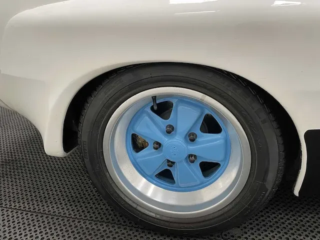 Porsche 924 oldtimer - 1979 - afbeelding 24 van  41