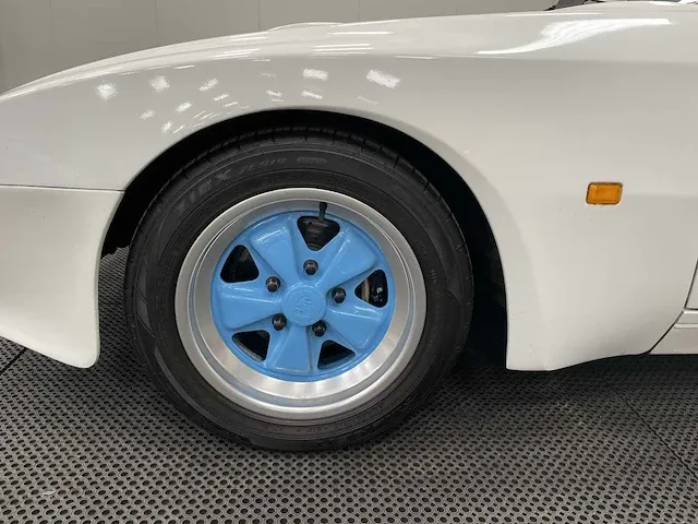 Porsche 924 oldtimer - 1979 - afbeelding 26 van  41