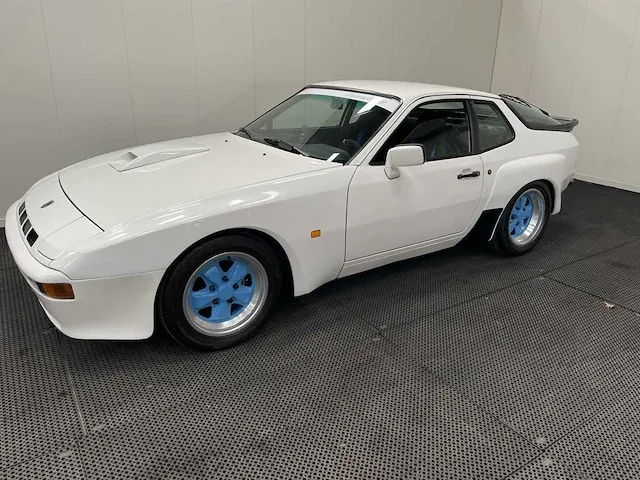 Porsche 924 oldtimer - 1979 - afbeelding 23 van  41
