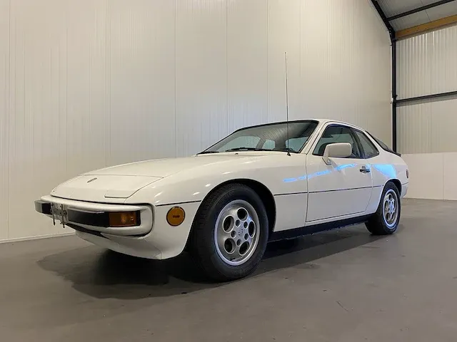 Porsche 924 oldtimer - afbeelding 7 van  14