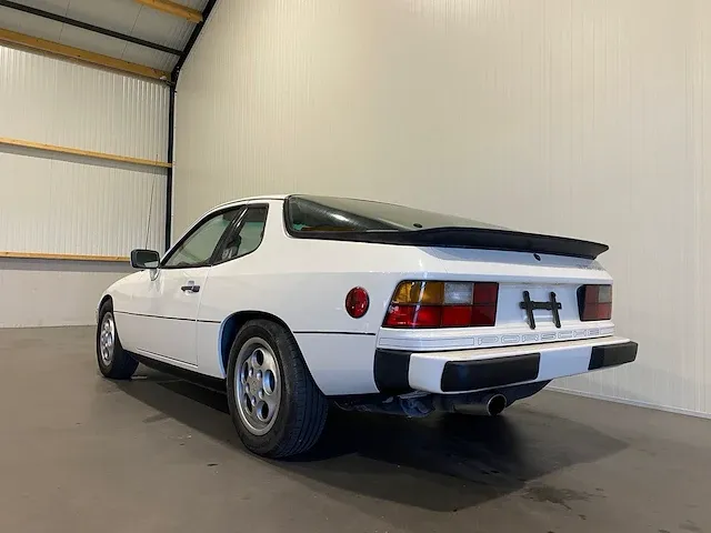 Porsche 924 oldtimer - afbeelding 8 van  14