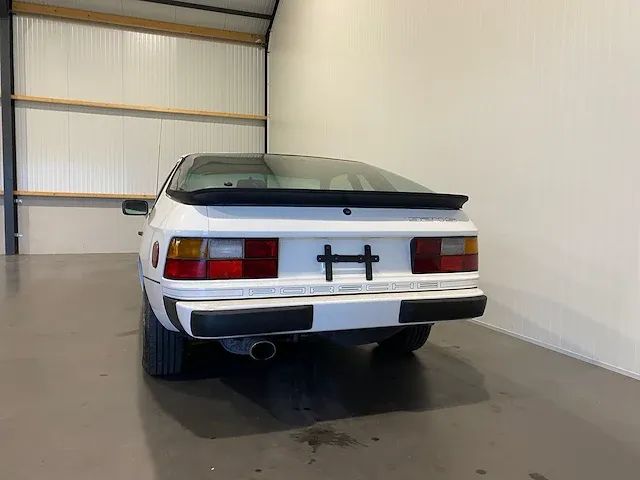Porsche 924 oldtimer - afbeelding 9 van  14