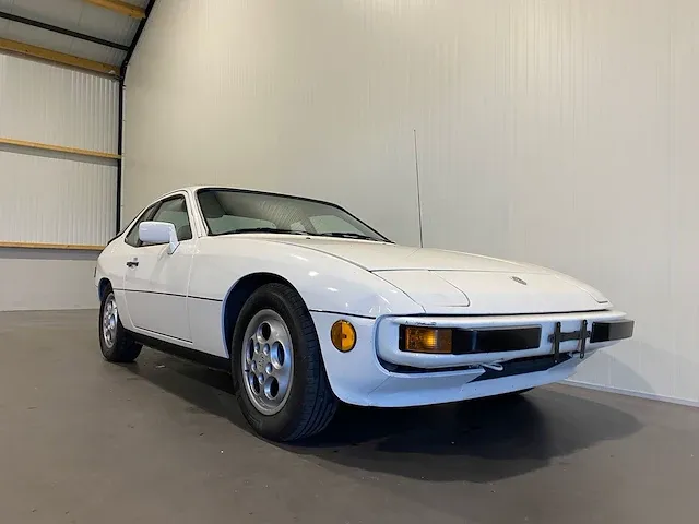 Porsche 924 oldtimer - afbeelding 12 van  14