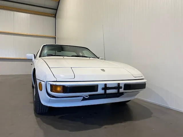 Porsche 924 oldtimer - afbeelding 13 van  14