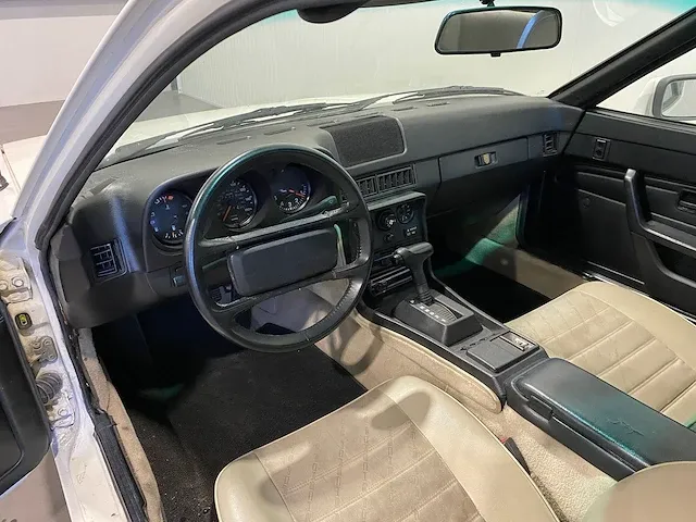 Porsche 924 oldtimer - afbeelding 14 van  14