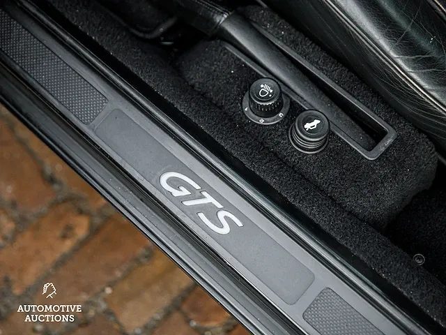 Porsche 928 gts coupé 5.4 -handgeschakeld- 340pk 1994, 66-xk-nh - afbeelding 27 van  69