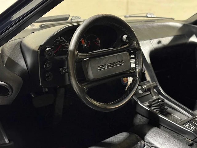 Porsche 928 s 4.7 v8 coupé 300pk 1980, df-hv-05 oldtimer - afbeelding 28 van  51