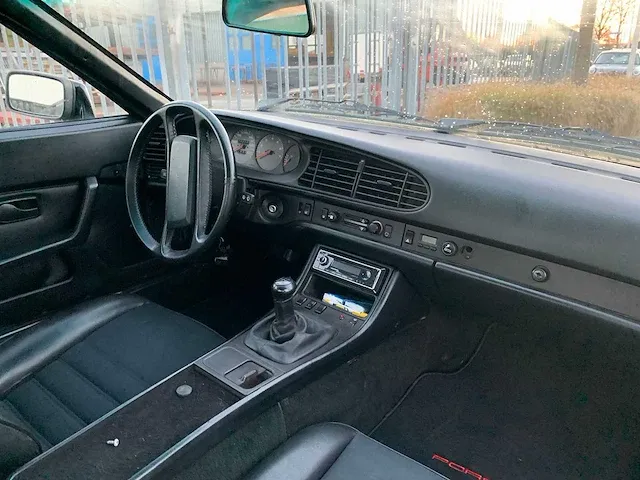Porsche 944 2.5 turbo, 0232 - afbeelding 18 van  29