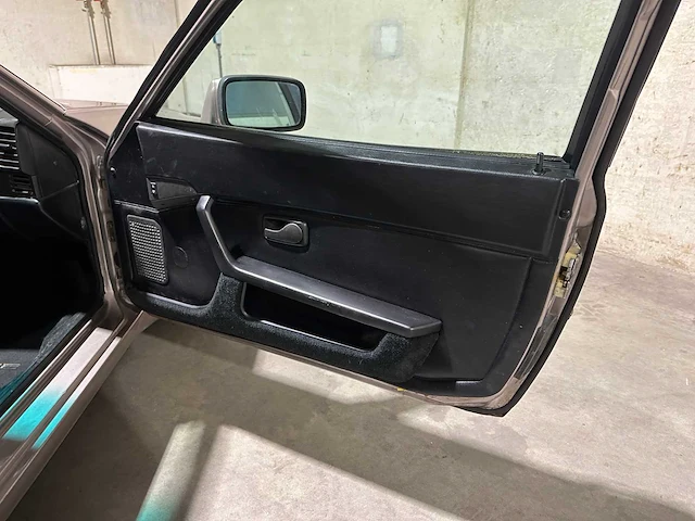 Porsche 944 turbo coupé 951 2.5 250pk 1988, nr-jz-53 - afbeelding 25 van  35