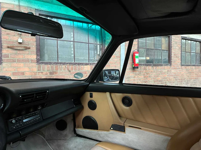 Porsche 964 carrera 4 3.6 911 coupe 250pk 1989 oldtimer - afbeelding 23 van  48
