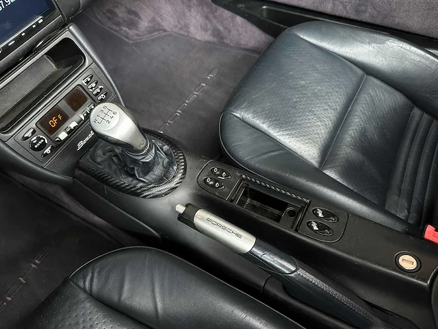 Porsche boxster 3.2 s 250pk 2001 youngtimer - afbeelding 16 van  31