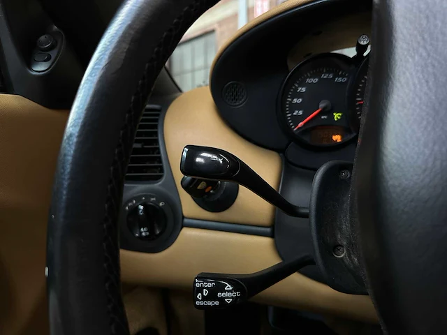 Porsche boxster 986 2.5 204pk 1999 youngtimer - afbeelding 18 van  38