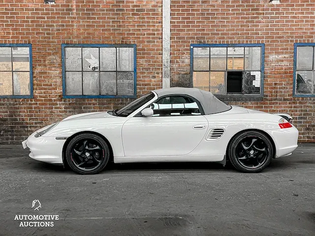 Porsche boxster 986 2.7 -facelift- 228pk 2004 -youngtimer- - afbeelding 17 van  38