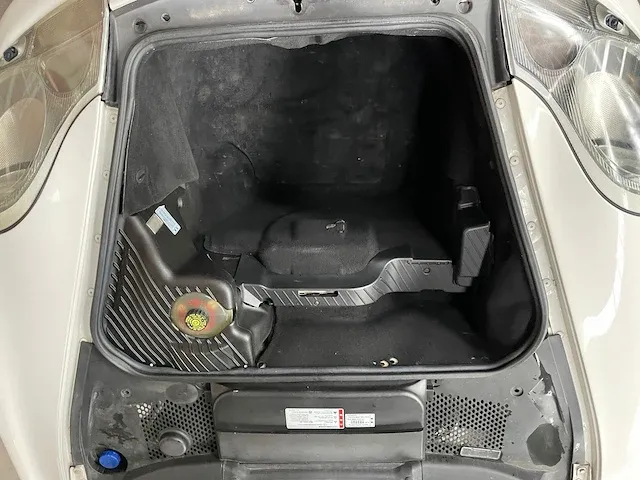 Porsche boxster 986 2.7 -facelift- 228pk 2004 -youngtimer- - afbeelding 31 van  38