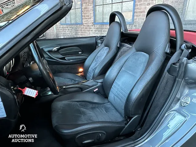 Porsche boxster 986 2.7 220pk 2002 -youngtimer- - afbeelding 26 van  38