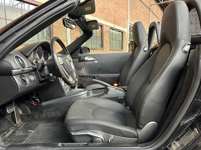 Porsche boxster 987 3.2 280pk 2005 -youngtimer- - afbeelding 30 van  41