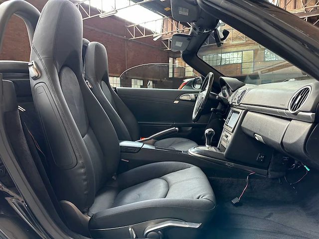 Porsche boxster 987 3.2 280pk 2005 -youngtimer- - afbeelding 33 van  41