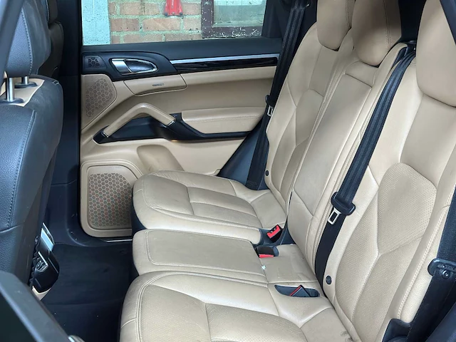 Porsche cayenne 3.0 d v6 platinum edition (facelift) 239pk 2017, g-774-rb - afbeelding 40 van  52