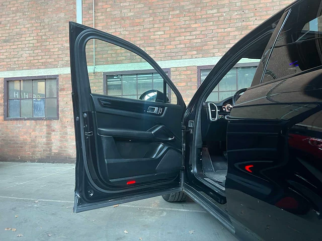 Porsche cayenne 3.0 v6 340pk 2019 (new-model) - afbeelding 38 van  48