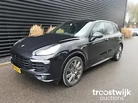 Porsche cayenne 3.0 v6 gts e-hybrid hf-496-f - afbeelding 1 van  57