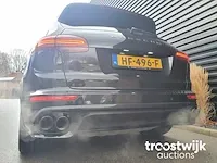 Porsche cayenne 3.0 v6 gts e-hybrid hf-496-f - afbeelding 45 van  57