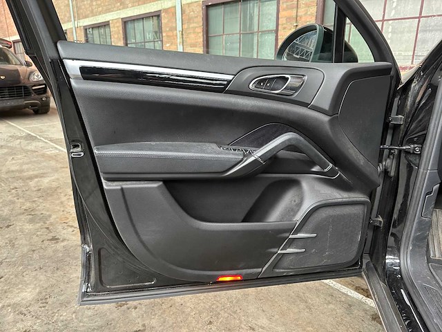 Porsche cayenne 3.6 299pk 2012, 5-tbr-27 - afbeelding 22 van  44