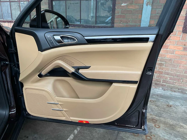 Porsche cayenne 3.6 (facelift) 305pk 2016 - afbeelding 31 van  47