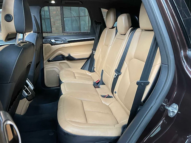Porsche cayenne 3.6 (facelift) 305pk 2016 - afbeelding 36 van  47