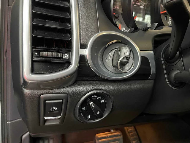 Porsche cayenne 3.6 v6 300pk 2011 - afbeelding 32 van  43