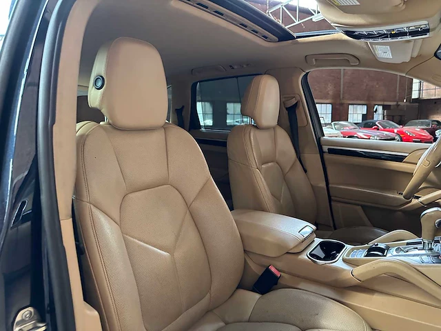 Porsche cayenne 3.6 v6 300pk 2012 - afbeelding 37 van  44