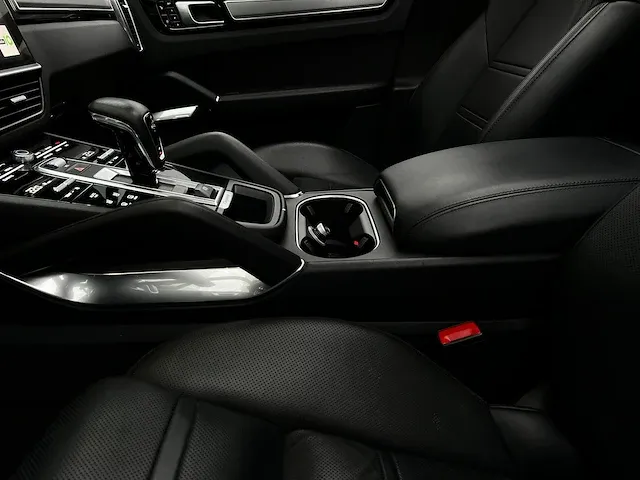 Porsche cayenne 4.0 turbo | l-949-rv - afbeelding 16 van  39