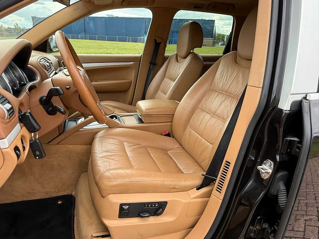 Porsche cayenne 4.5 s , 14-njt-9 - afbeelding 24 van  26