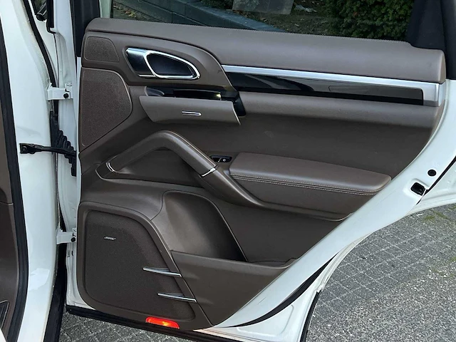 Porsche cayenne 4.8 s 2011 | 6-tgp-04 i - afbeelding 29 van  41